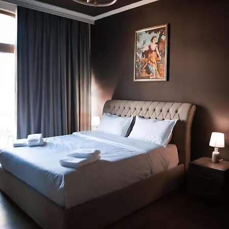 Balkan Crest ティラナ